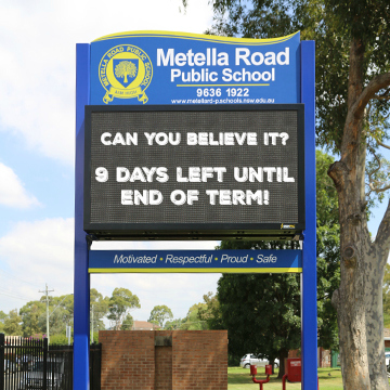 countdown-timer-school-signage